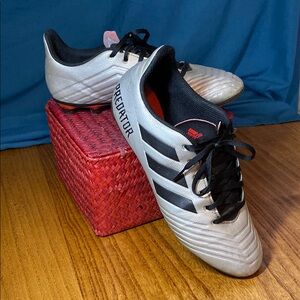 Adidas Predator Men's Gray Soccer Shoes size 10.5
